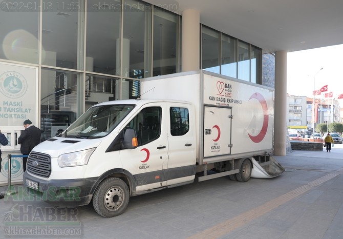 Türk Kızılayı’na ait kan bağış aracı Akhisar Belediyesi'nde bağışçı 2