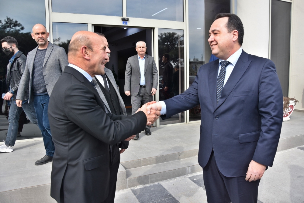 İzmir BŞB Başkanı Tunç Soyer, Başkan Dutlulu'yu ziyaret etti 19