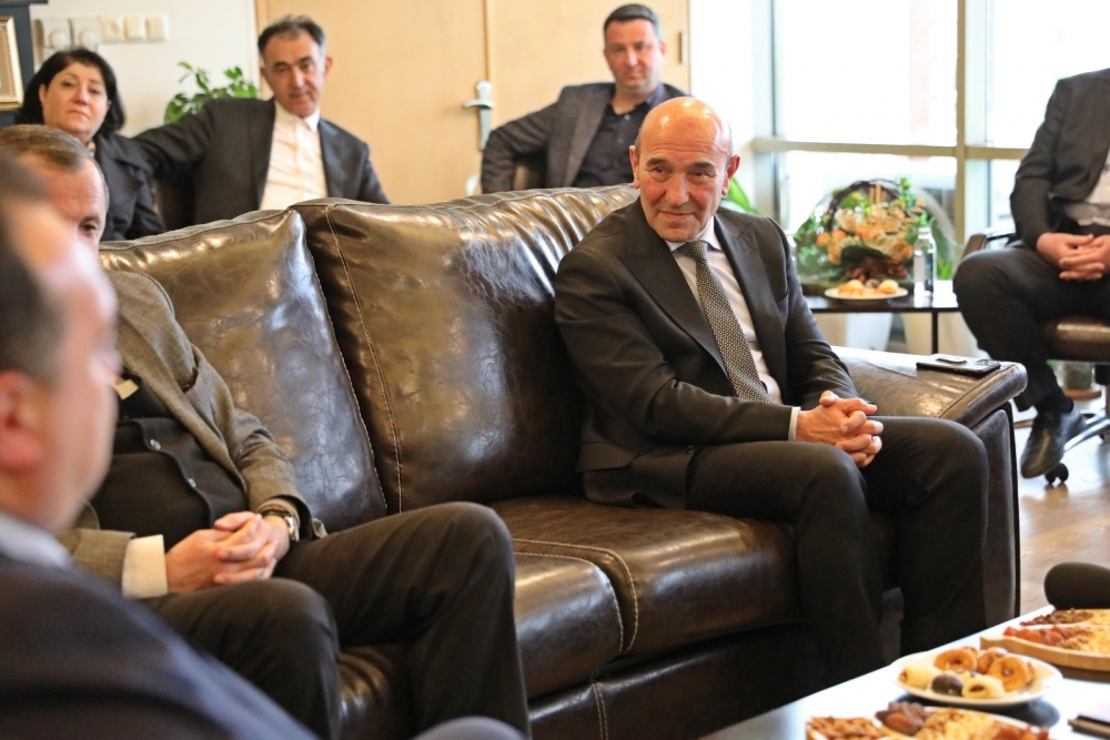 İzmir BŞB Başkanı Tunç Soyer, Başkan Dutlulu'yu ziyaret etti 3