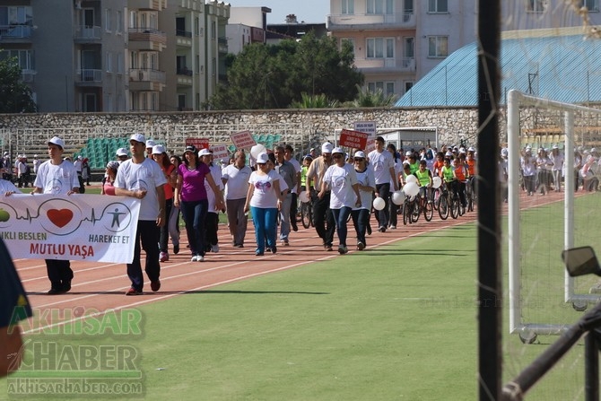 Akhisar’da Obezite’ye karşı hareketli yaşam yürüyüşü yapıldı 42