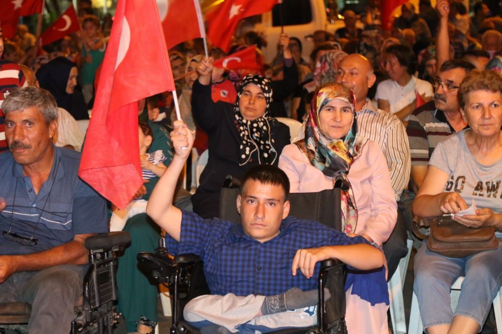 Akhisar'daki demokrasi nöbeti 17. gün 19