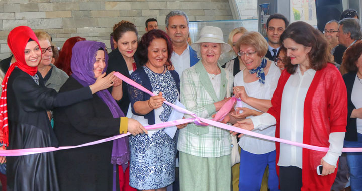 Akhisar’da Şehr-i Rengiz Sergisi Açıldı