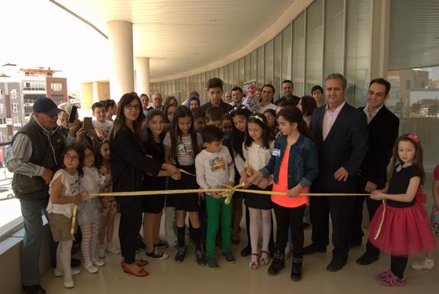 Akhisar Belediyesi, Çocuk Resim Atölyesi Sergisi Açıldı