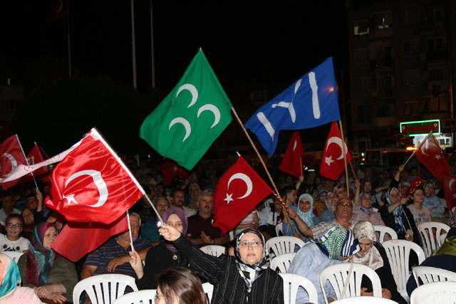 Akhisar’daki Demokrasi Nöbeti 21’nci Gününde de Sürdü