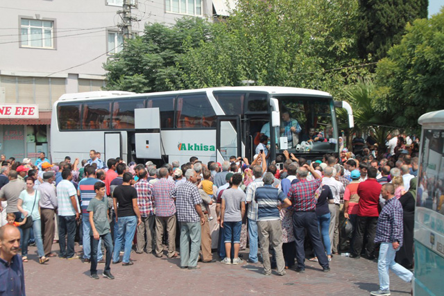 Hacı adayları Dualar ile uğurlandı