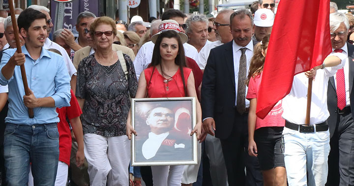 Akhisar CHP İlçe Teşkilatı 93’üncü yaşını kutladı