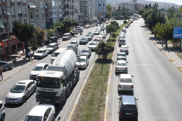 Tatilcilerin dönüş çilesi başladı