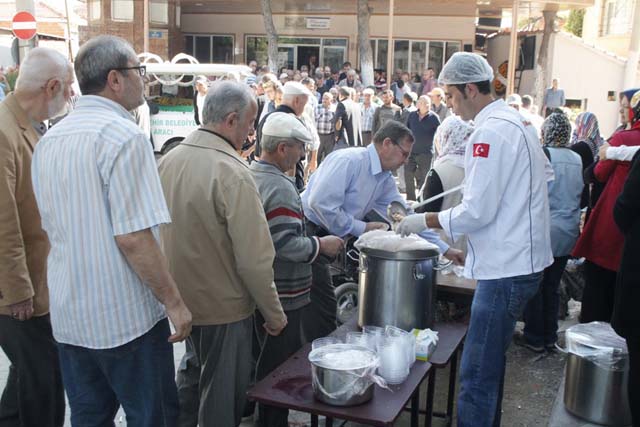 Hergelen Camii´nde aşure hayrı