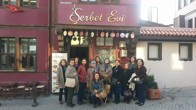 Akhisarlı hanımlar Aybek Turizm ile Eskişehir’i gezdi