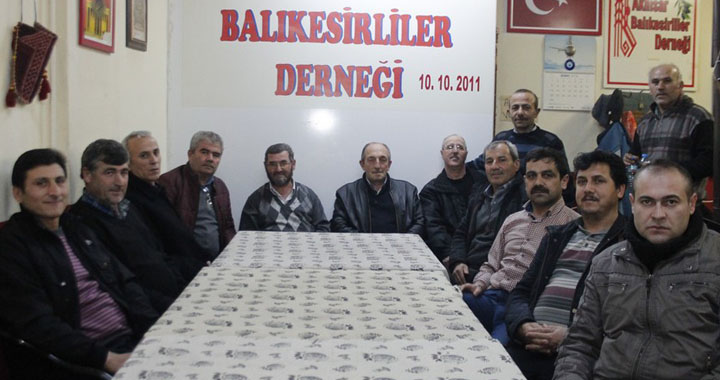 Akhisar, Balıkesirliler Derneği yeni yönetimi ilk kez toplandı