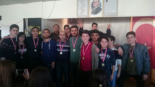 Özel Merkez Lisesi Futsal’da Akhisar 3.sü oldu