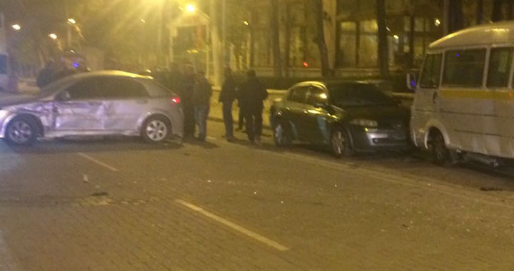 Şehit Murat Öztürk Caddesinde kaza 3 yaralı