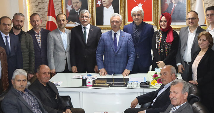 AK Partili Mustafa Ataş, Akhisar teşkilatı ile buluştu