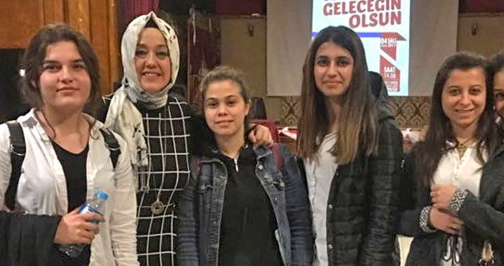 Genç kızlara ‘Bırak Tutkun Hayalin olsun’ eğitim semineri