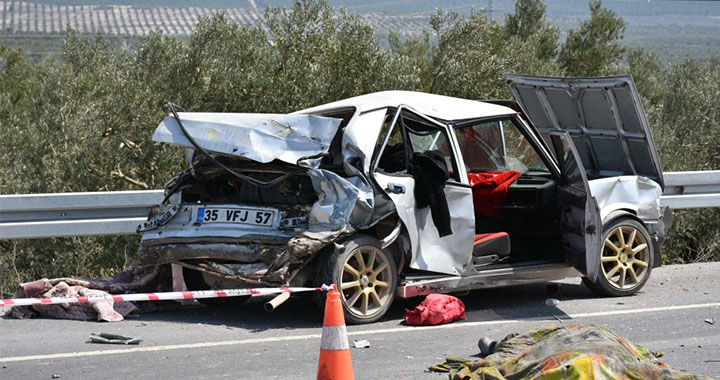 Akhisar’da feci kaza 1 ölü 1 yaralı