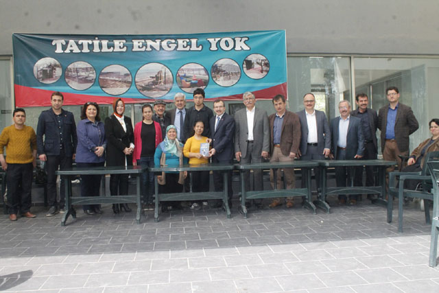 Milletvekili Uğur Aydemir; “ Akhisar sandıkları patlatıp Evet diyecektir”