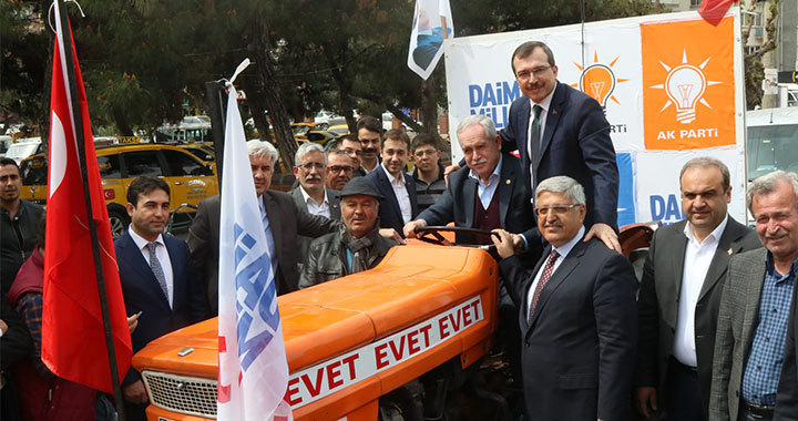 AK Parti Genel Başkan Yardımcısı Demiröz, Akhisar’da destek istedi