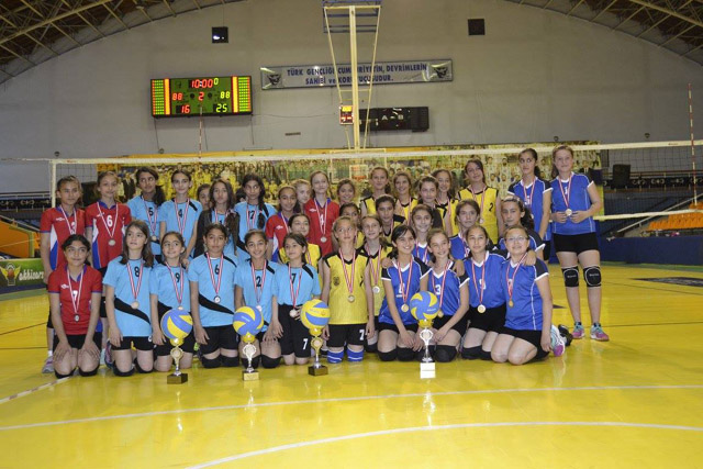 23 Nisan Mini Voleybol turnuvası yapıldı