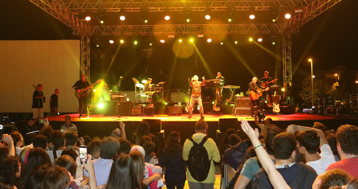 Çağlak Festivali konserinde MFÖ grubundan muhteşem performans