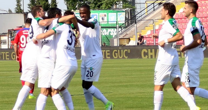 Akhisar Belediyespor evindeki son maçta Karabükspor'a 3-2 yenildi