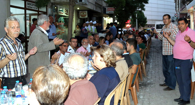 13 sokak esnafından geleneksel iftar