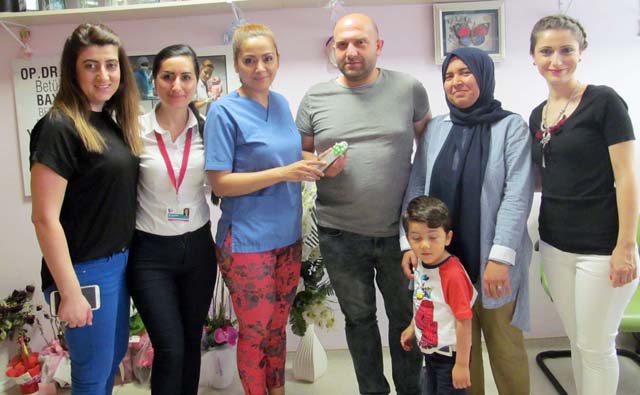 Özel Akhisar Hastanesi, babalar gününü kutladı
