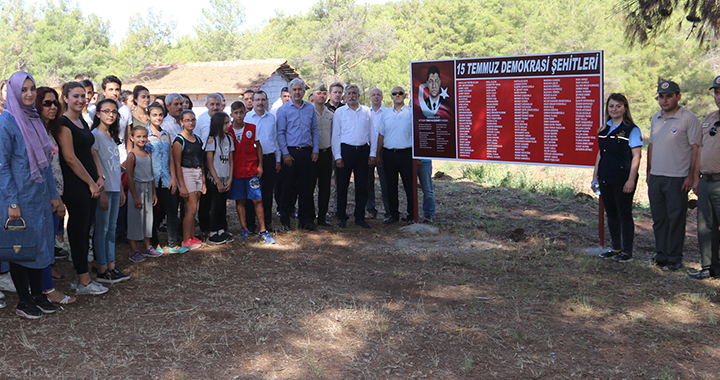 Akhisar’da 15 Temmuz Şehitleri Hatıra Ormanının bakımı yapıldı