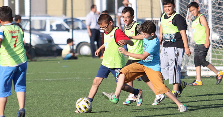 15 Temmuz şehitleri futbol turnuvası şampiyonu Çiçekli Camii oldu