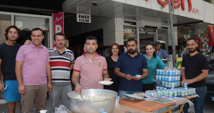 Evşen AVM’den 15 Temmuz Şehitleri anısına pilav hayrı