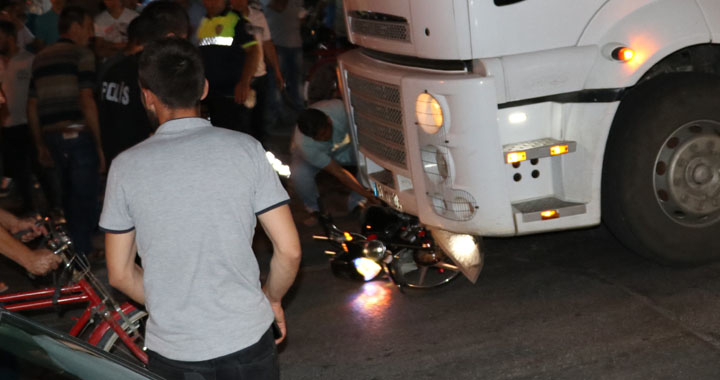 Akhisar-Zeytinliova kavşağında kaza; 1 yaralı