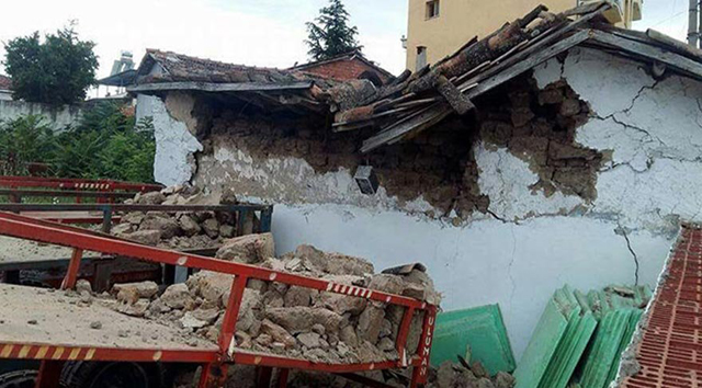 Deprem sonrası gelen acil yardım ödenekleri vatandaşlara dağıtılacak