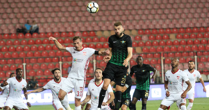 Akhisar Belediyespor, evinde konuk ettiği Sivasspor'u 1-0 mağlup etti