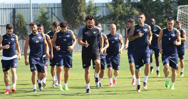 Akhisar Belediyespor’da Okan Buruk, Yumlu’nun alternatifini seçecek