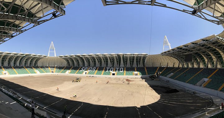 Spor Toto Akhisar Belediye Stadyumunda koltuk montajı tamamlandı