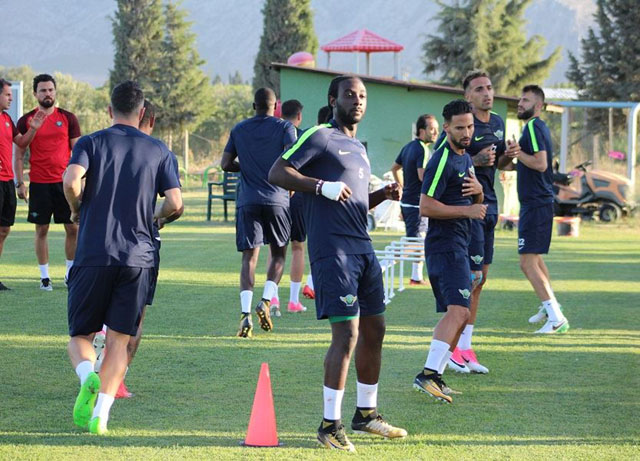 Akhisarspor’da Marvin Emnes, Buruk’tan forma bekliyor