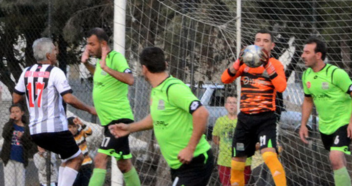 1970 Akhisar Mastır, Evinde Aydın Mastıra 3-2 yenildi