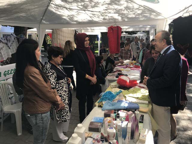 Manisa Büyükşehir’den Akhisar kadın el pazarına destek