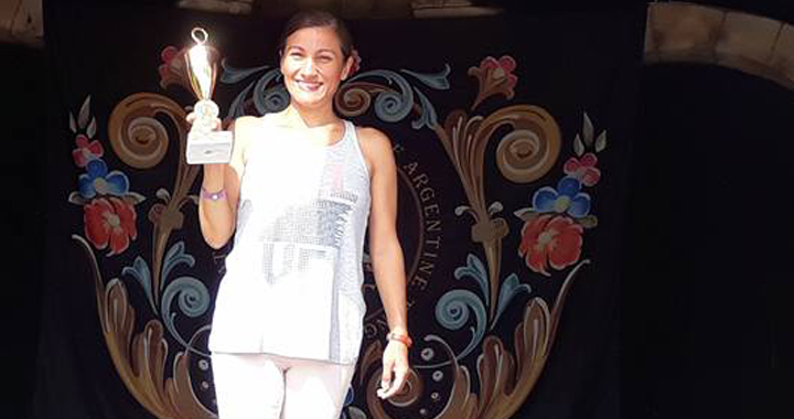 Akhisarlı yoga eğitmeni Ayşe Gönül Antalya’da ödül aldı