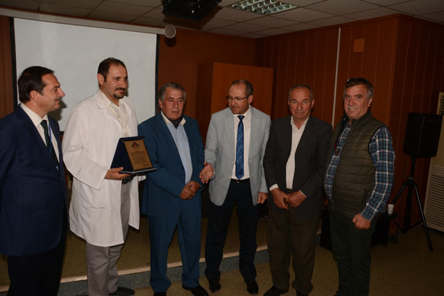 Üroloji Uzmanı Kubilay Kılınç, Akhisar'da yılın doktoru seçildi