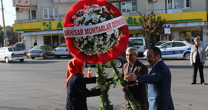 Akhisar’da muhtarlar günü kutlanıyor