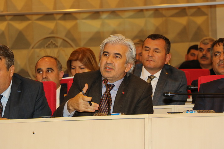 Belediye Başkanı Salih Hızlı, Büyükşehir ve İlçe belediyelerin pozisyonları ile ilgili düşüncelerini açıkladı