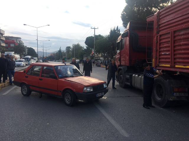 Tütün Otel Kavşağında trafik kazası