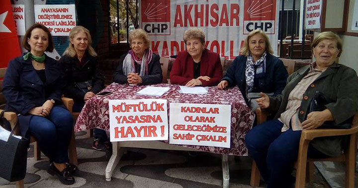 Akhisar CHP Kadın Kollarından müftü nikahı protestosu