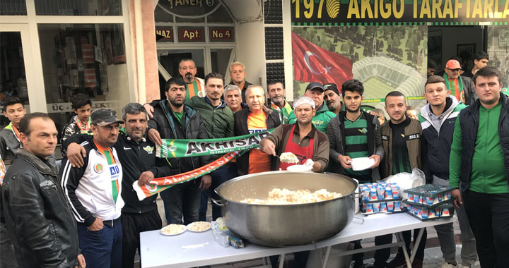 Akhisarspor ile Alanyaspor taraftarlarından örnek davranış