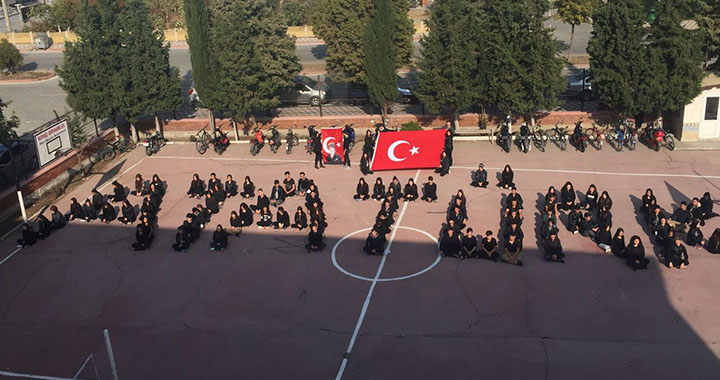 Akhisar Namık Oğul Anadolu Lisesinden Atatürk kareografisi