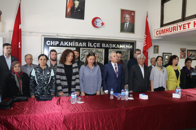 CHP İlçe Başkanı İsmail Fikirli mazbatasını aldı