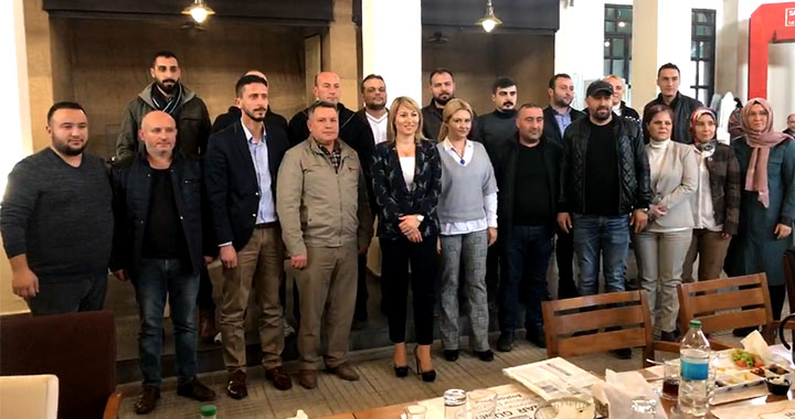Pınar Güney, Akhisar Lokantacı, Köfteci ve Tatlıcılar Esnaf Odası Başkanlığına adaylığını açıkladı