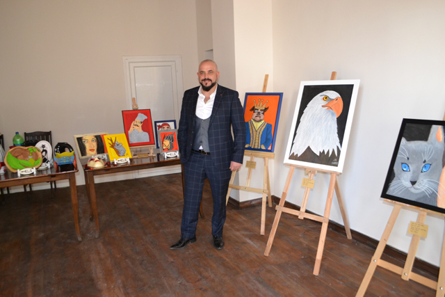 Ali Durul, ilk resim sergisini açtı