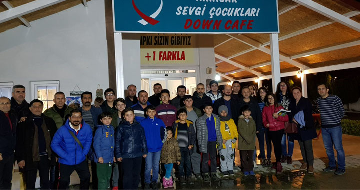 Akhisargücü satranç kulübü Down Cafe’de