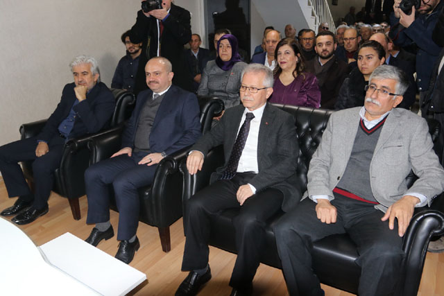 AK Parti Akhisar yeni yönetiminin ilk ilçe danışma meclisi yapıldı